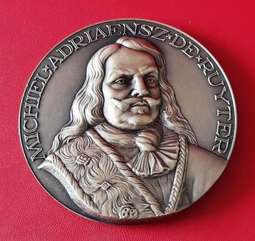 Bronzen penning zeeheld Michiel de Ruyter beschikbaar voor biedingen