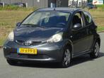 Toyota Aygo 1.0-12V 121DKM ELEKRAM/APK 28-08-2026, Voorwielaandrijving, Gebruikt, 4 stoelen, 68 pk