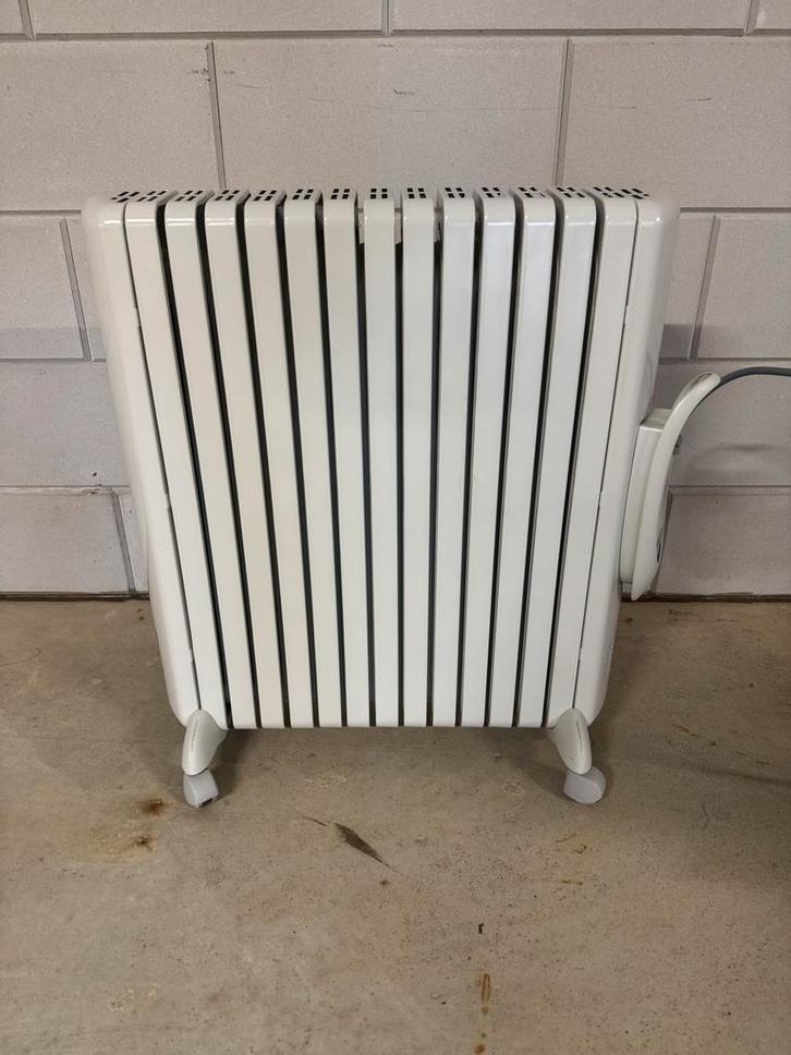 DeLonghi TRSW1325 Elektrische Radiator - Krasvrij, Huis en Inrichting, Kachels, Zo goed als nieuw, Vrijstaand, Kolomkachel, Elektrisch