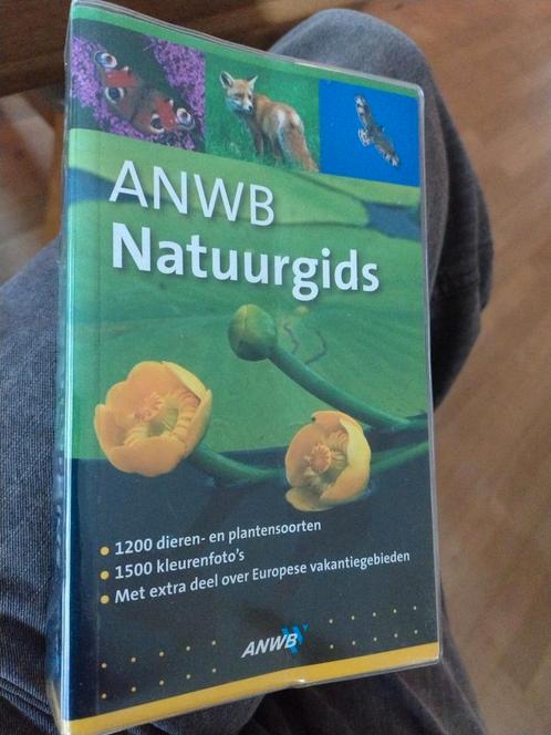 Dieren- en plantengids voor heel Europa, Boeken, Wetenschap, Zo goed als nieuw, Ophalen of Verzenden