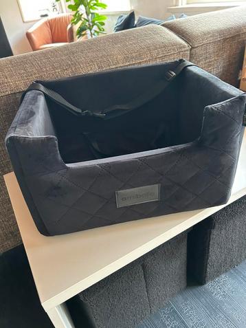 Amibelle honden auto stoel beschikbaar voor biedingen