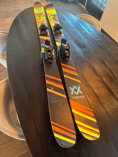 Völkl revolt 96 freestyle twintip skies, Sport en Fitness, Skiën en Langlaufen, Zo goed als nieuw, Ski's, Overige merken, 160 tot 180 cm
