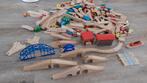 Houten treinbaan en onderdelen (zeer uitgebreid), Kinderen en Baby's, Speelgoed | Houten speelgoed, Overige typen, Gebruikt, Ophalen