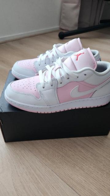 Nike air Jordan 1 maat 39 beschikbaar voor biedingen
