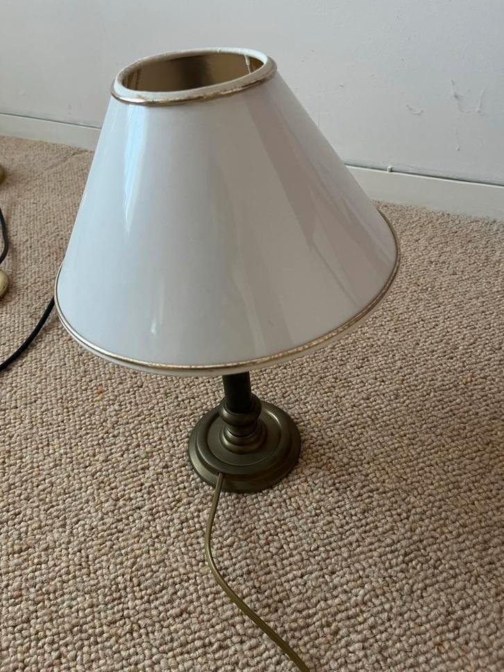 Klassieke bureaulamp met witte kap, Huis en Inrichting, Lampen | Vloerlampen, Gebruikt, Minder dan 100 cm, Metaal, Ophalen