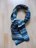Mooie grijs met wolwit en zwarte sjaal., Kleding | Dames, Ophalen, Zo goed als nieuw, Sjaal