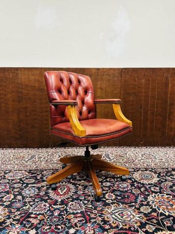 Klassiek Engels Chesterfield Bureaustoel beschikbaar voor biedingen