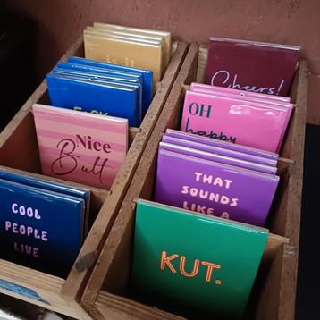 Decoratieve Tegeltjes met Tekst - 11x11 cm beschikbaar voor biedingen