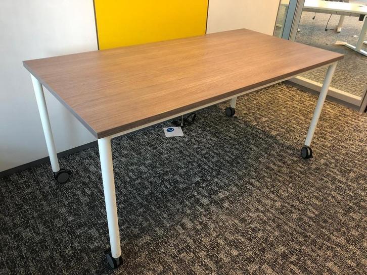 Gispen verrijdbare kantinetafel / vergadertafel, Huis en Inrichting, Tafels | Eettafels, Zo goed als nieuw, 50 tot 100 cm, 150 tot 200 cm