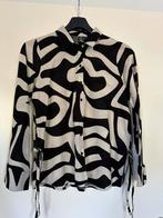 Zwart-wit blouse met print, Ophalen of Verzenden, Zo goed als nieuw, Maat 38/40 (M), Zwart