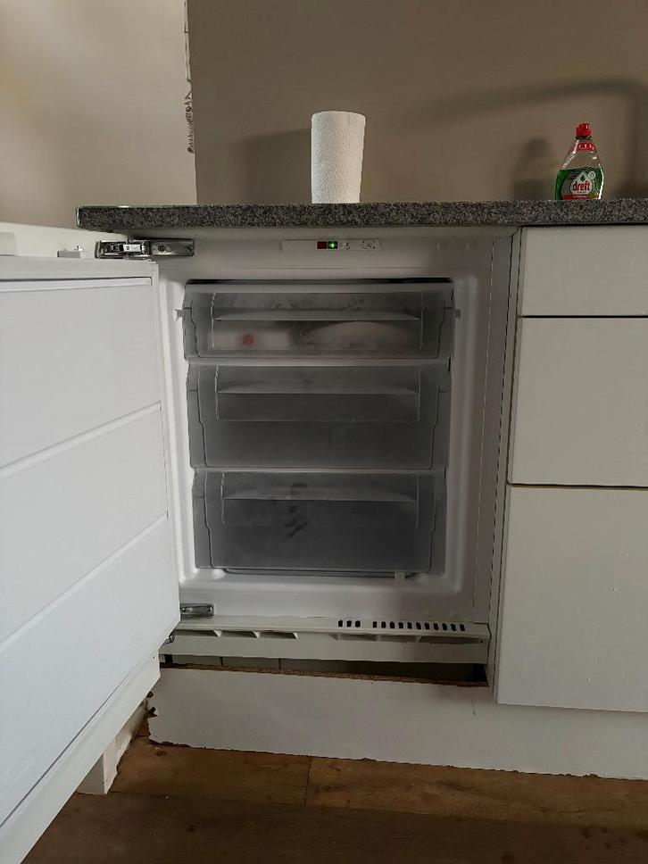Inbouw vriezer – 3 vrieslades – deur-op-deur, Witgoed en Apparatuur, Vriezers en Diepvrieskisten, Gebruikt, Inbouw, Vrieskast