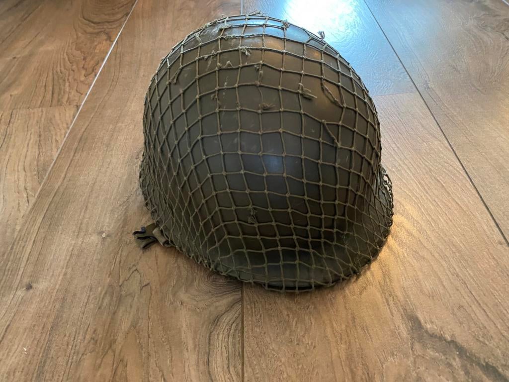 Irakese M1 stalen buitenhelm, Verzamelen, Ophalen of Verzenden, Landmacht, Amerika