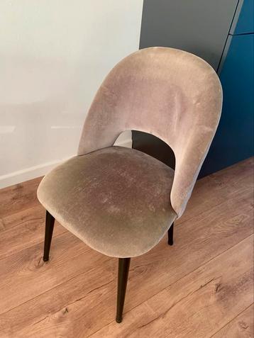 GRATIS OPHALEN Drie grijze eetkamerstoelen Rachel Westwing