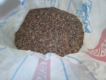 Schelpen grit halfvol – voor sterke eierschalen beschikbaar voor biedingen