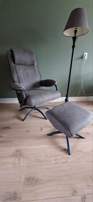 Relaxfautuil met hocker beschikbaar voor biedingen