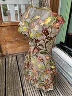 Grote buste v. vrouw. Is ijzerdraad goudkleur. Ong. 78 hoog, Antiek en Kunst, Ophalen