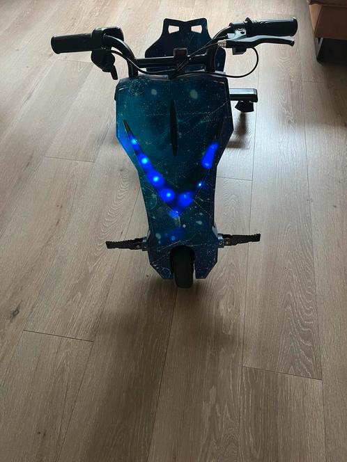 Drift trike met nieuwe accu, Kinderen en Baby's, Speelgoed | Buiten | Accuvoertuigen, Zo goed als nieuw, Ophalen
