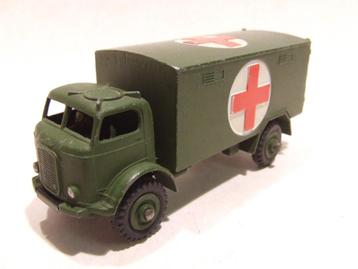 DINKY TOYS 626 Fordson Military Ambulance zeer goede staat beschikbaar voor biedingen