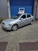 Opel Astra 1.6 I 16V AUT 1998 Grijs, Auto's, Zwart, 4 cilinders, 1095 kg, Elektrische ramen