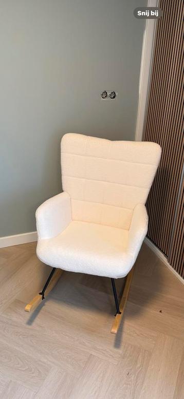 Schommelstoel beige pluche teddy stof beschikbaar voor biedingen