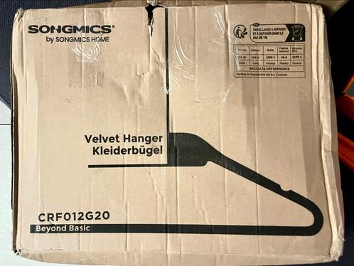 Songmics velvet kledinghangers – 20 stuks - nieuw, Kleding | Dames, Kledinghangers, Nieuw, Fluweel, Volwassenen, Ophalen of Verzenden