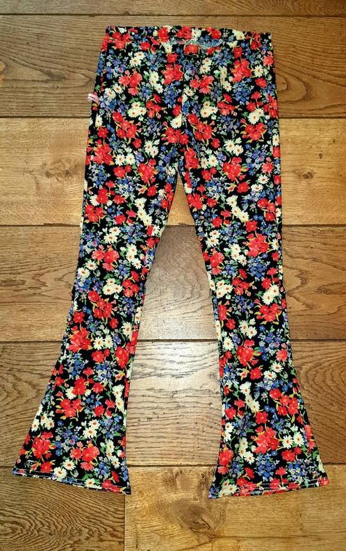 Mooie zomerse bloemen flared broek maat 134/140 nieuw, Kinderen en Baby's, Kinderkleding | Maat 134, Nieuw, Meisje, Broek, Ophalen of Verzenden