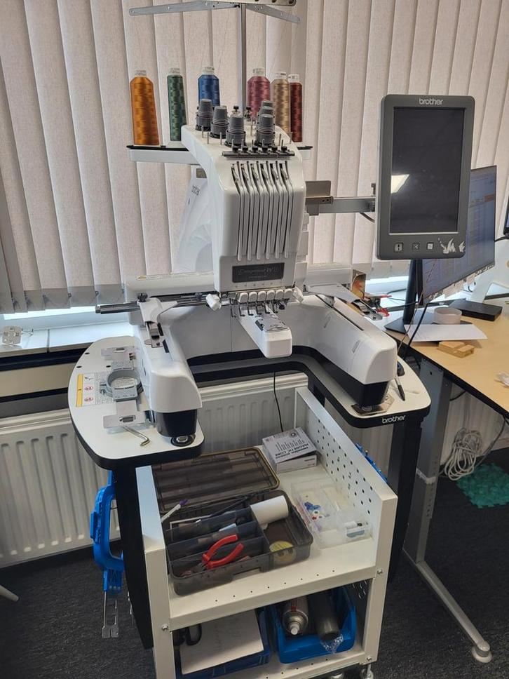 Brother PR680W Borduurmachine, Hobby en Vrije tijd, Naaimachines en Toebehoren, Zo goed als nieuw, Naaimachine, Brother, Industrieel