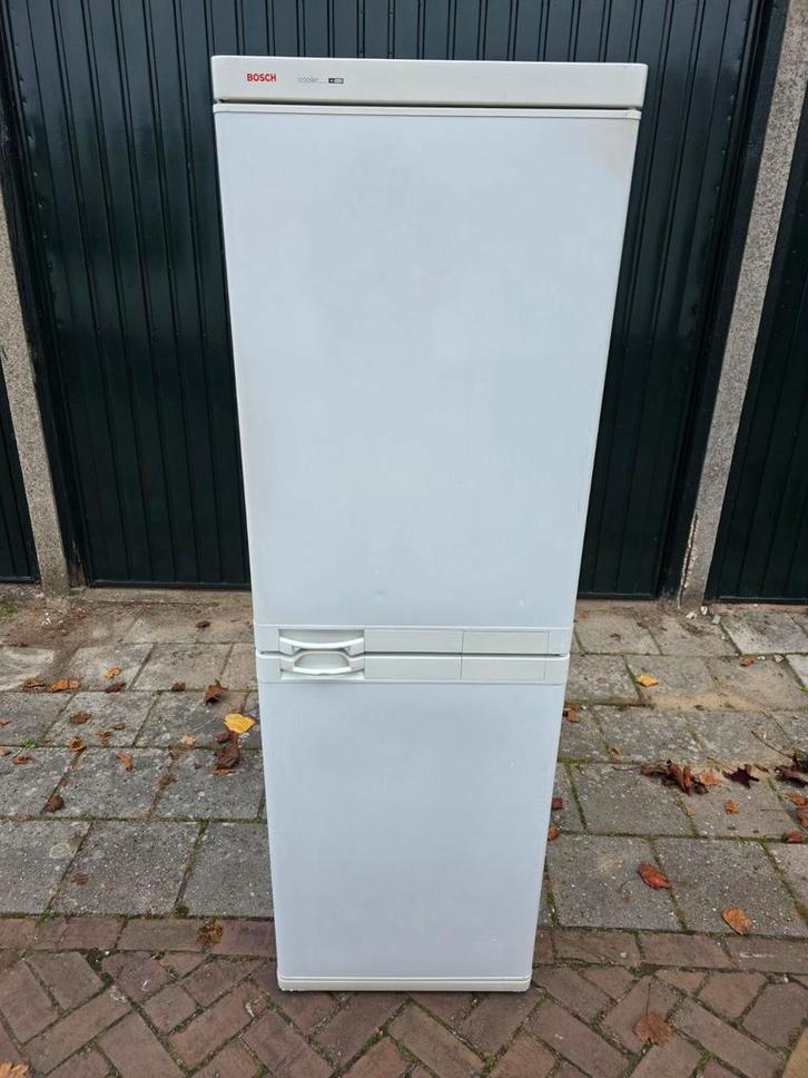 Bosch Economic vrijstaande koelkast met vriezer combinatie A, Witgoed en Apparatuur, Koelkasten en IJskasten, Gebruikt, Met aparte vriezer