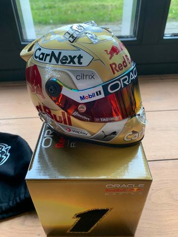 Max Verstappen 1:2 gouden helm World Champion 2022