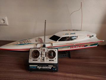 Vintage Top-Ranking RC Speedboot en RC speedboot Atlantic. beschikbaar voor biedingen