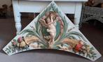 Antieke wanddecoratie plaquette engel  hoorn des overvloeds, Ophalen