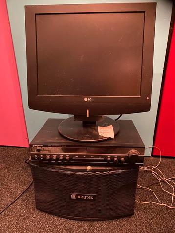 Karaoke, tv, box, versterker, microfoon, 30 dvd’s etc beschikbaar voor biedingen