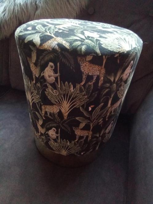 MOOI JUNGLE POEFJE, Huis en Inrichting, Banken | Voetenbanken en Poefen, Zo goed als nieuw, Minder dan 50 cm, Rond, Ophalen