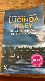 Lucinda Riley - De geheimen van de kostschool, Boeken, Lucinda Riley, Zo goed als nieuw, Nederland, Ophalen