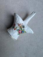 Crown Staffordshire pagode Bone China Engeland mandje, Ophalen of Verzenden, Zo goed als nieuw, Porselein, Beeldje(s)