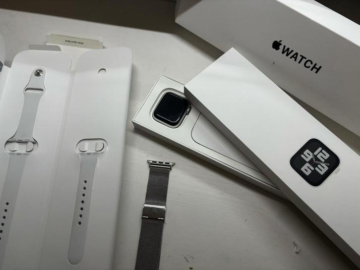Apple watch SE2 40mm, Sieraden, Tassen en Uiterlijk, Smartwatches, Zo goed als nieuw, iOS, Zilver, Slaap, Ophalen