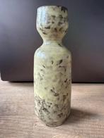 Vintage studio keramiek vaas – 18 cm – mat geel/bruin, Geel, Aardewerk of Porselein, Ophalen of Verzenden, Zo goed als nieuw