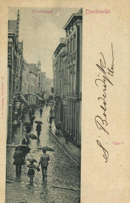 Voorstraat, Dordrecht - volk regen - gelopen, Verzamelen, Ansichtkaarten | Nederland, Ongelopen, Zuid-Holland, 1920 tot 1940, Ophalen of Verzenden