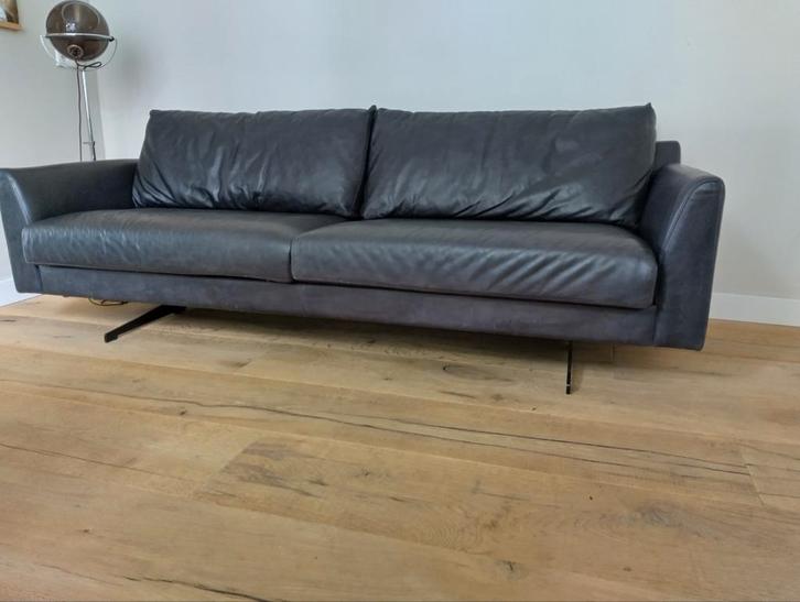 Prachtige antraciet zwart leren bank natuurlijk gelooid, Huis en Inrichting, Banken | Bankstellen, Zo goed als nieuw, Rechte bank