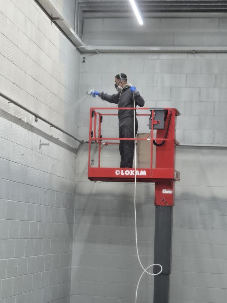 Spuiter gezocht? Wij spuiten Latex op uw muren en wanden!, Doe-het-zelf en Verbouw, Schildersmaterialen, Verfspuit of Verfpomp