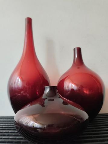 Ikea Salong Johanna Jelinek complete set van 3, robijnrood beschikbaar voor biedingen