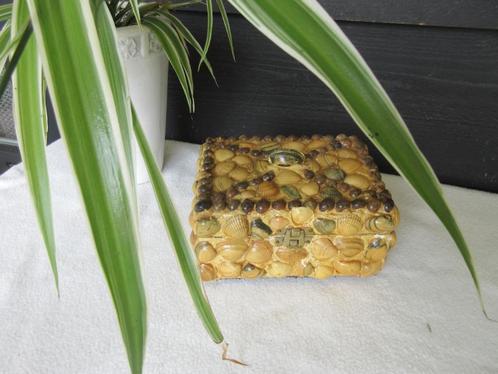 sieradendoosje / kistje bekleed met schelpen, Antiek en Kunst, Curiosa en Brocante, Ophalen of Verzenden