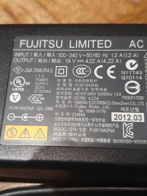 FUJITSU LIMITED AC ADAPTER voor laptop 19v dc 4.22A  80W, Computers en Software, Laptop-opladers, Zo goed als nieuw, Ophalen of Verzenden