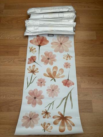 5 rollen muurstickers bloemen beschikbaar voor biedingen