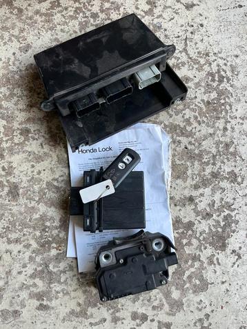 Honda x adv 750 sleutel set compleet beschikbaar voor biedingen