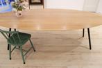 Grote ovale eettafel, Studio Henk. Houten tafel, zwarte poot, Huis en Inrichting, Ophalen, Studio Henk, 200 cm of meer, Metaal
