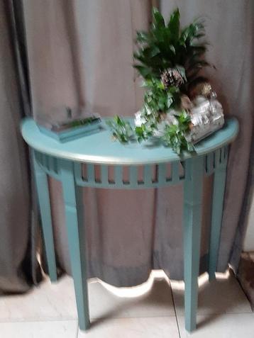 Half rond Vintage Brocante Sidetable beschikbaar voor biedingen