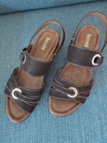 Björndal sandalen (mt 39) beschikbaar voor biedingen