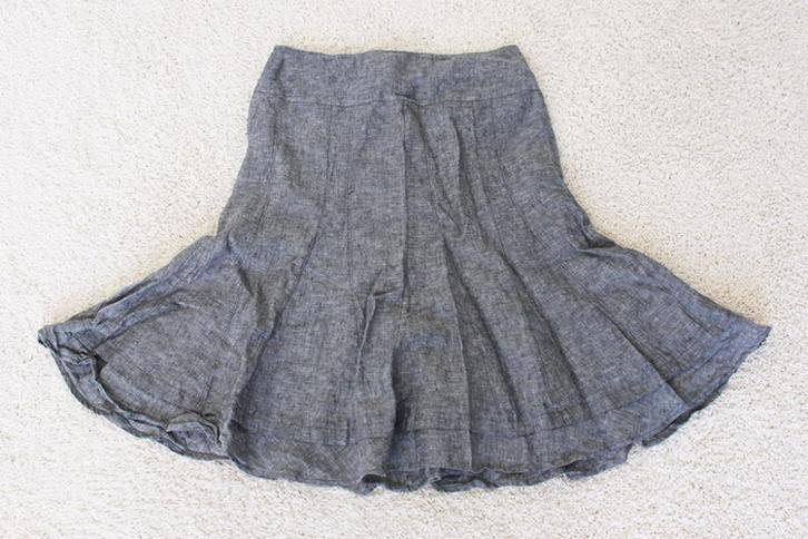 Julien Le Roy Rokje (Maat 42) € 25,-, Kleding | Dames, Rokken, Zo goed als nieuw, Maat 42/44 (L), Grijs, Boven de knie, Ophalen of Verzenden