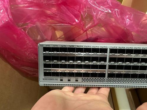 Cisco Nexus 93360YC-FX2 - Switch - L3 - Managed - 96 x 1/10/, Computers en Software, Netwerk switches, Nieuw, Ophalen